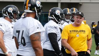 Former Steelers Coach Mike Munchak Absolutely Misses Coaching And Is Extremely Interested In A Return (Mike Tomlin News). Photo by AP